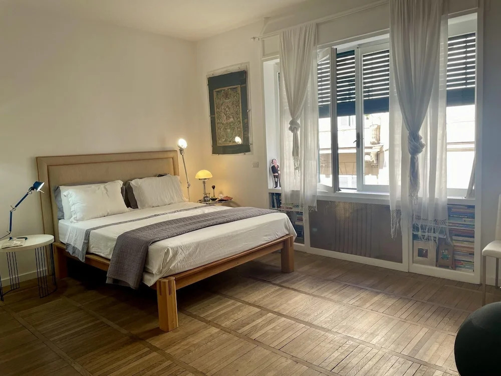 My Summer in Rome Spacious 2BR 2 Bath Home With a Balcony Near Famed Piazza del Popolo
