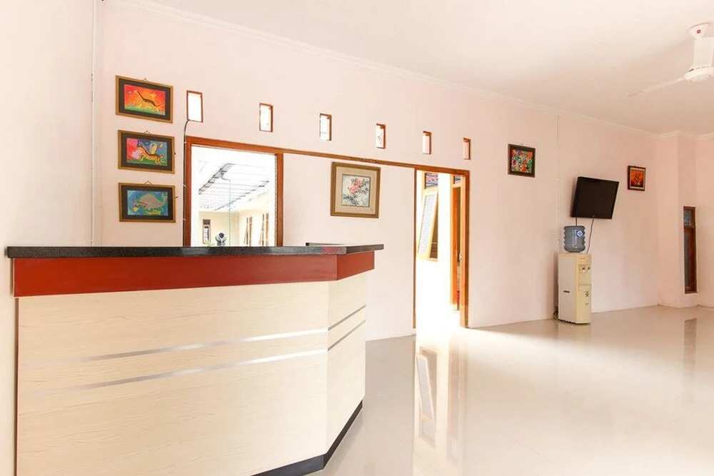RedDoorz near Sheikh Zayed Surakarta
