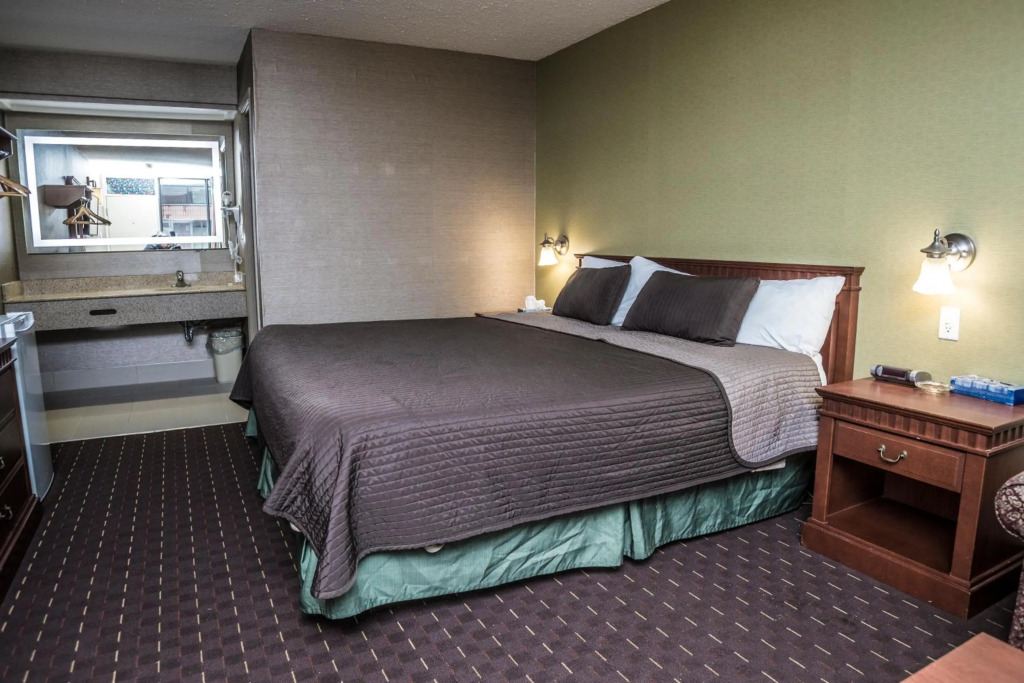 Mississauga Gate Inn