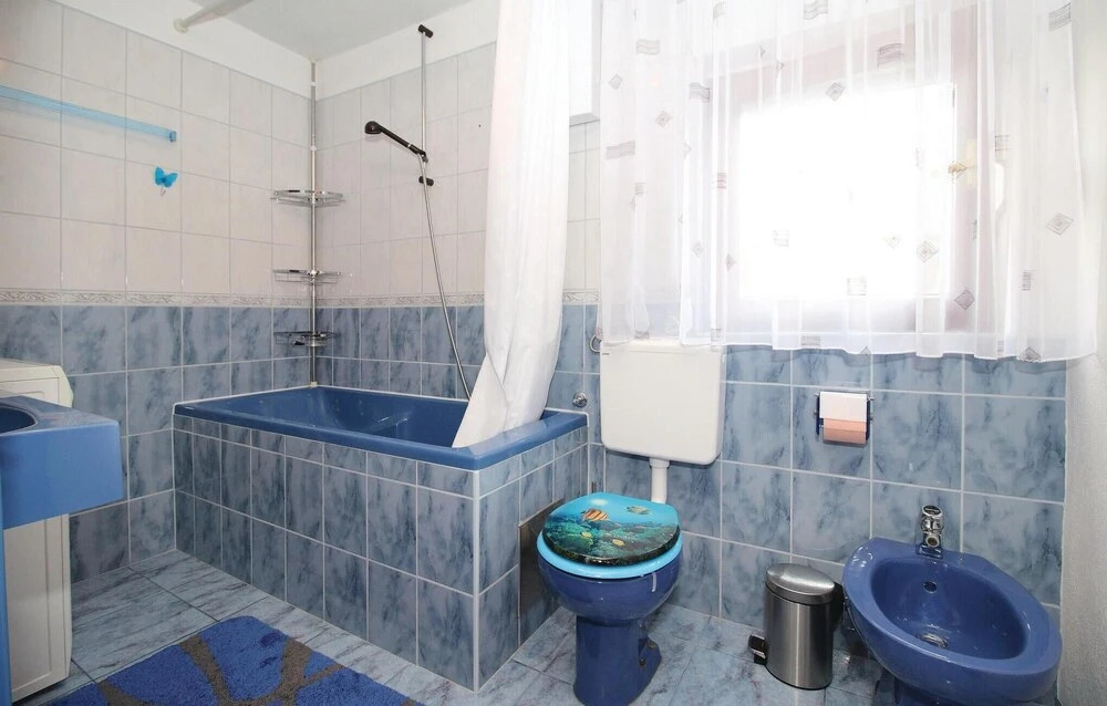 Amazing Home In Kastel Gomilica