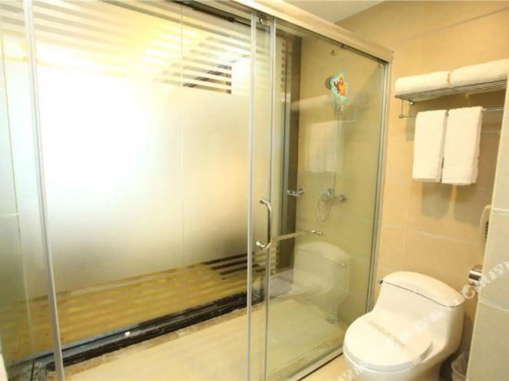 Shenzhen Bolang Hotel (Xintangwei Metro Station)