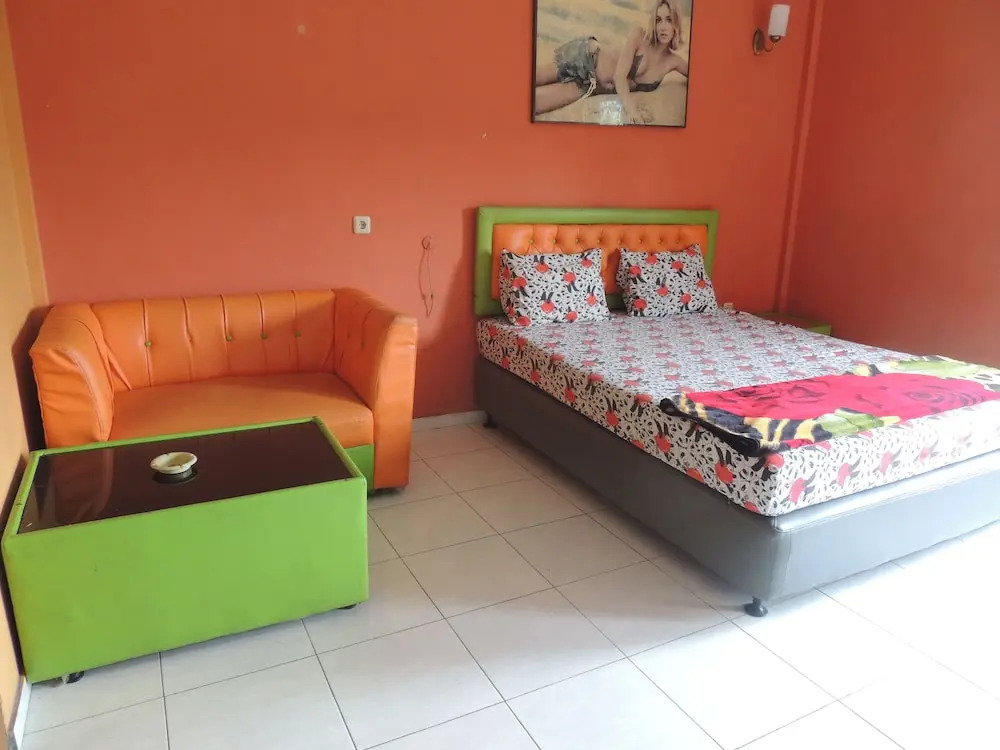 Yonanda Hotel