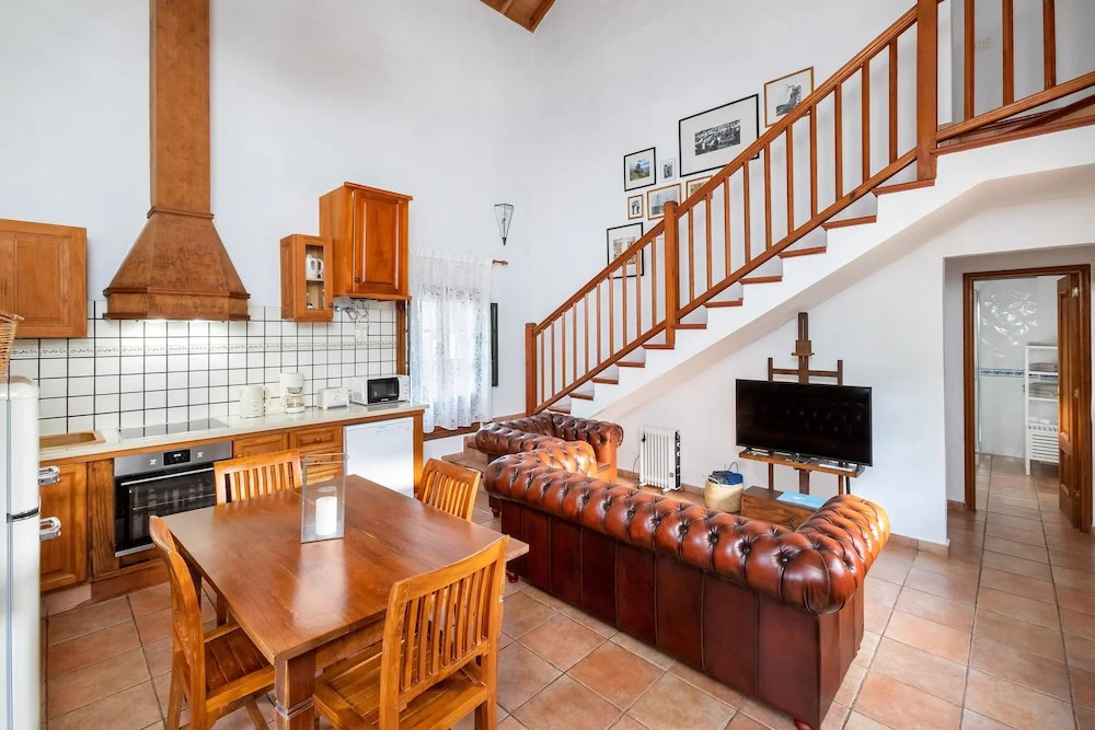 Aragon House