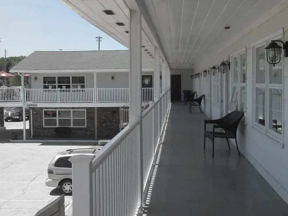 Brewer Motor Inn