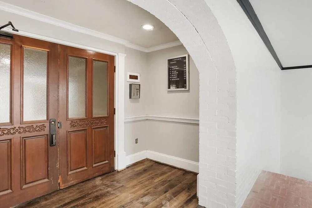 Penthouse Loft- Balcony Over Downtown Statesboro