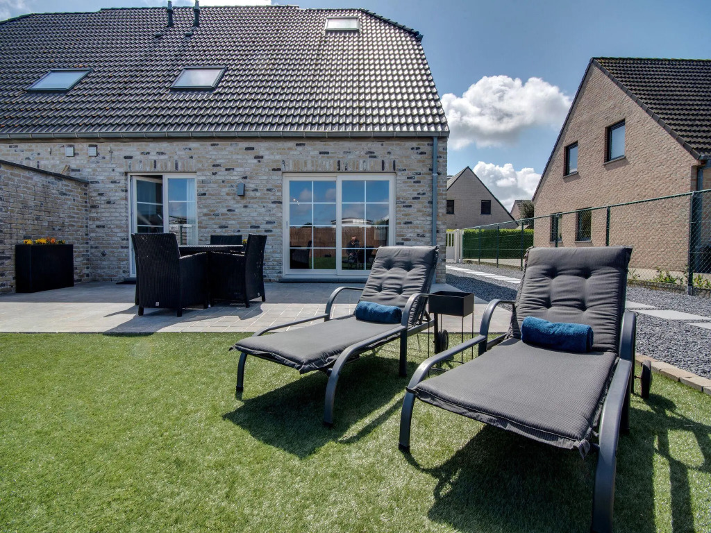 Modern Holiday Home in De Haan with Garden