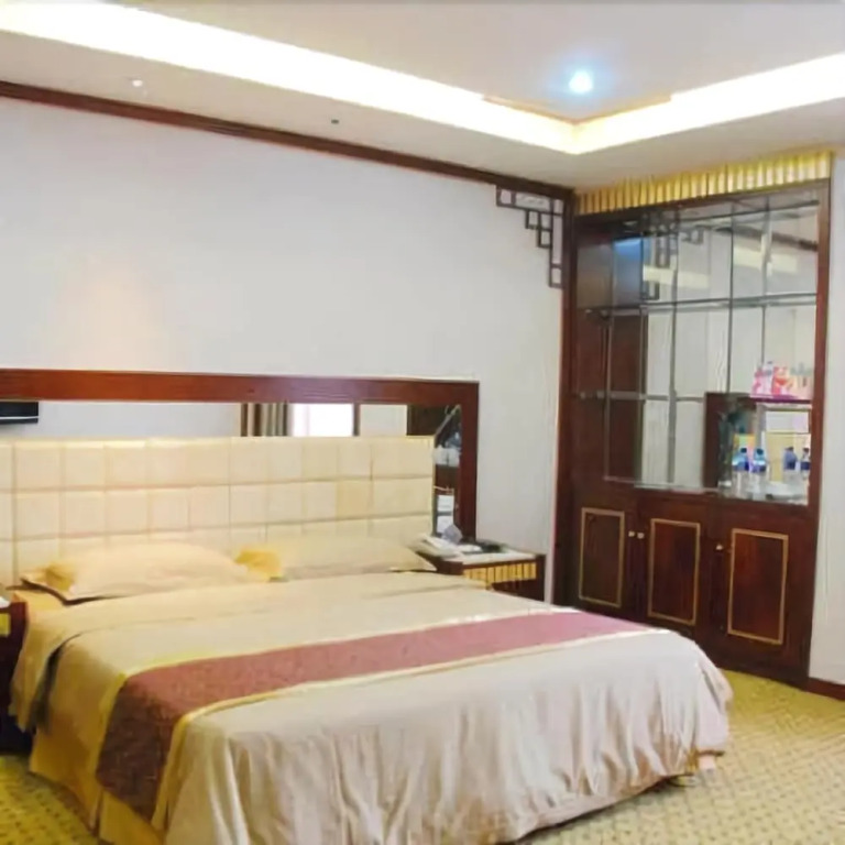 Kingdom Hotel