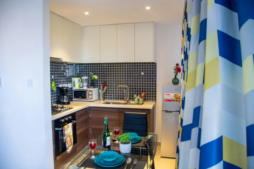 ASTORIA 1BDR with a gym&pool with views