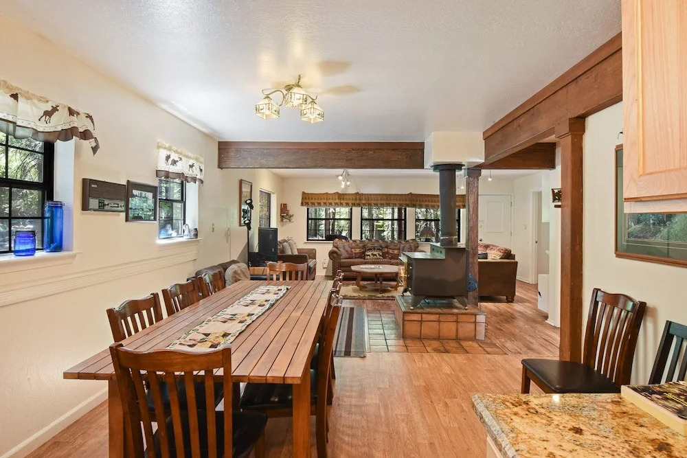 Homewood Creekside Cabin