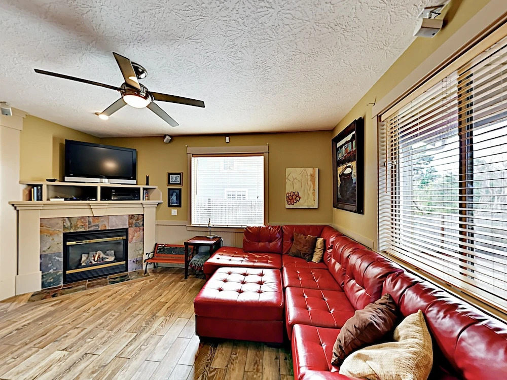 Posh - 3 Br Home