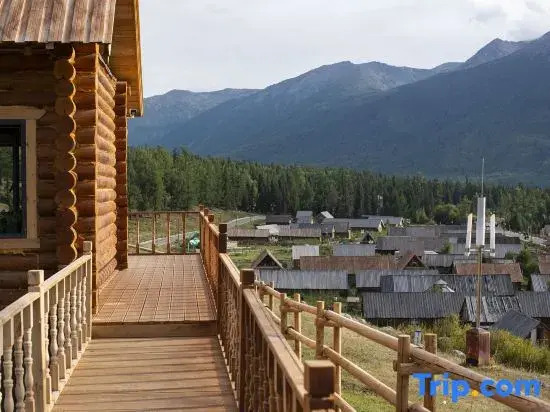 Pengyou · Qingpo Yunzhu · Design Guesthouse (Kanas Old Village)