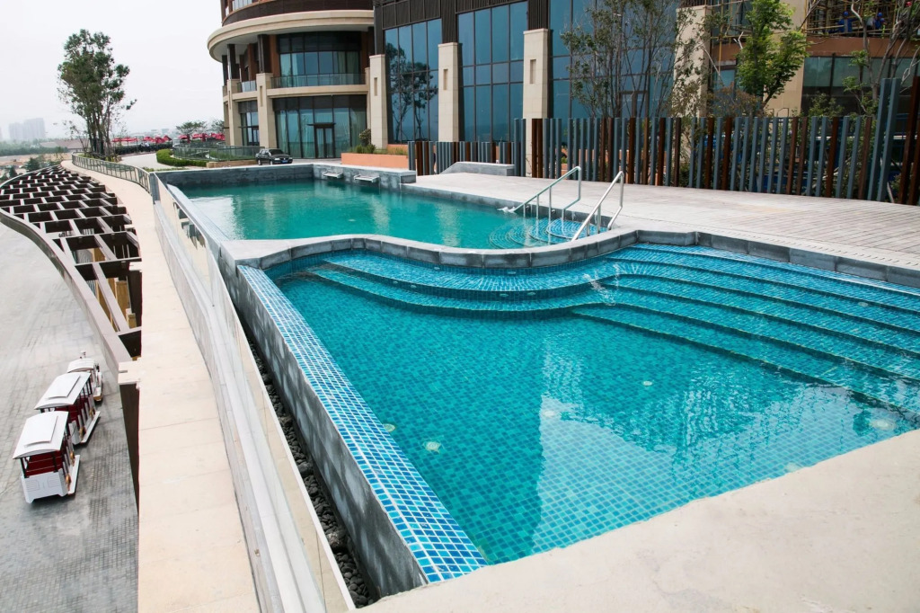 Qingdao Mangrove Tree Resort World - Red Coral Hotel