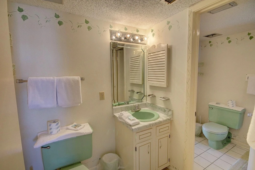 452 El Matador 2 Bedroom Condo by RedAwning