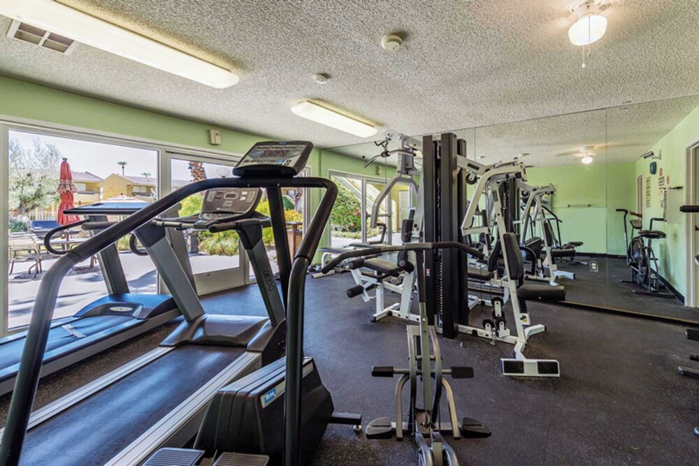 @marbella Lane-hidden Oasis 2BR Condo w/ Pools/gym