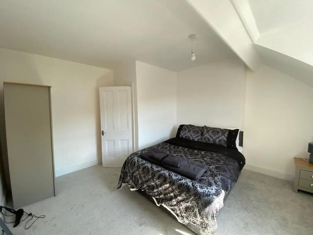 4 Bed Maisonette near the Travelodge colwyn bay