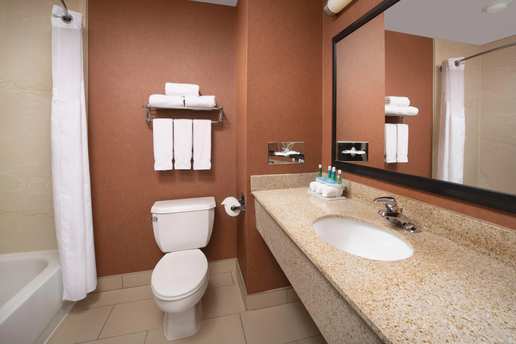 Holiday Inn Express & Suites by IHG Chambersburg by IHG