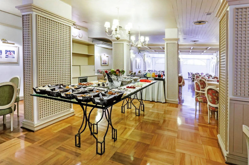 Lancaster Hotel by Castelo Itaipava