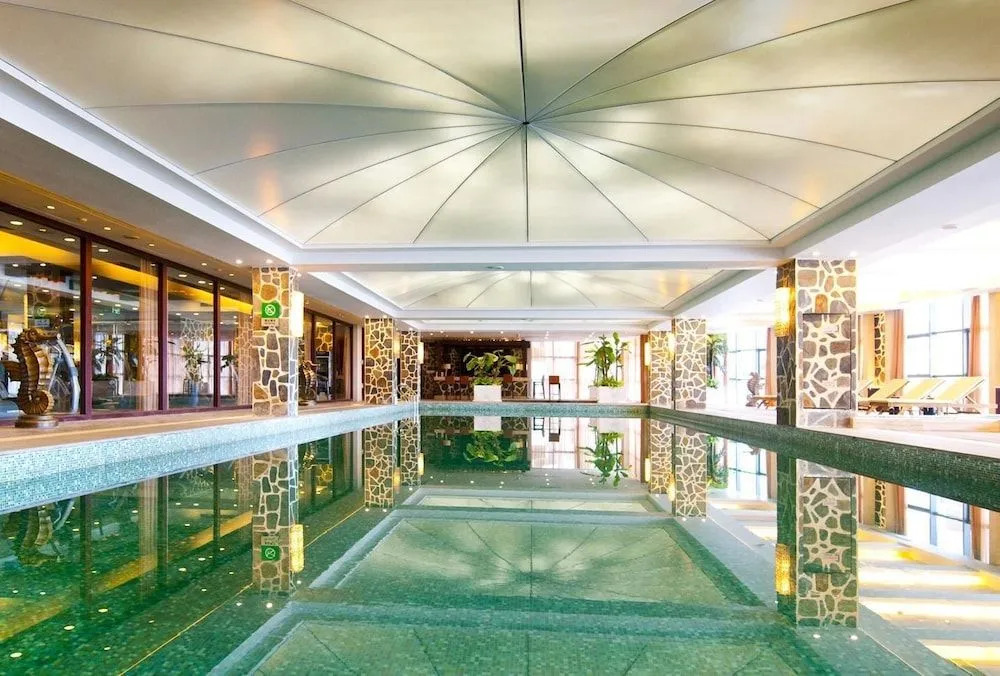 Hangzhou Linan Wonderland Hotel