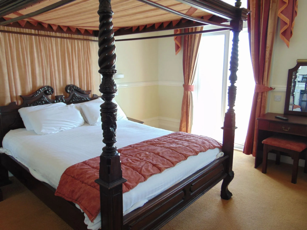 San Clu Hotel, Bar & Brasserie