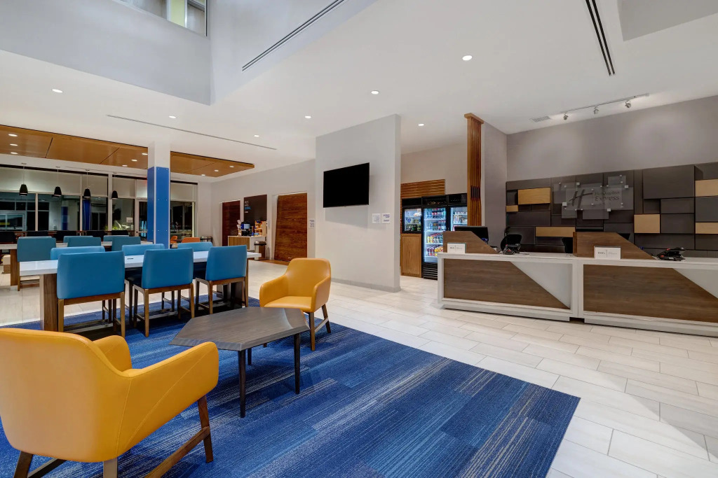 Holiday Inn Express & Suites - Glendale Downtown