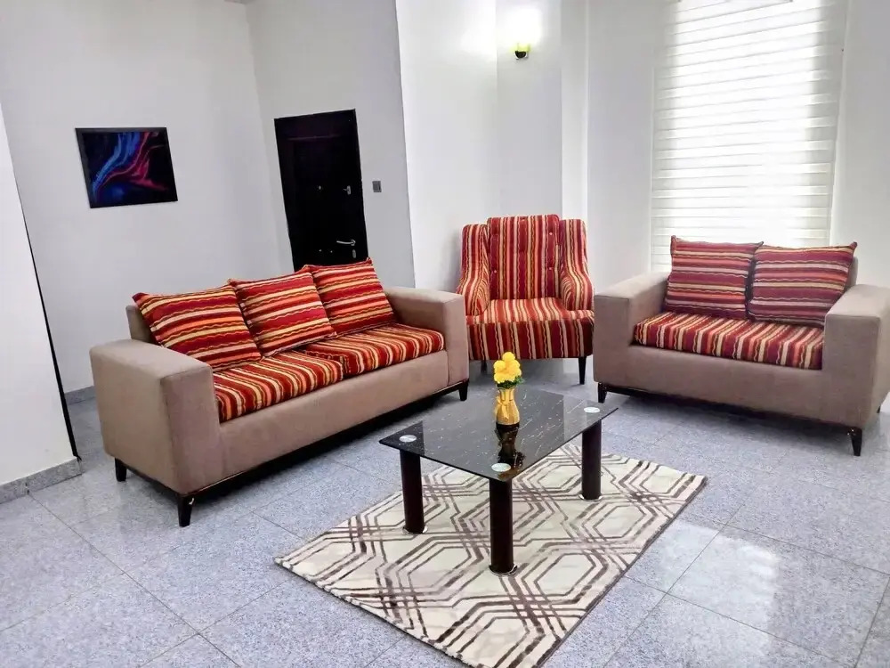 Lovely 2-bedroom Serviced Apartment With a Balcony