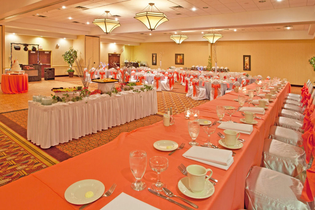 Wyndham Flint MI Grand Blanc Bishop Airport Conference Ct