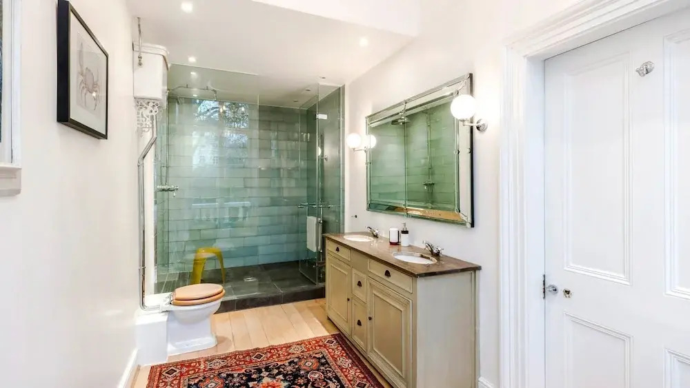The Spacious Cleveland Square Apartment