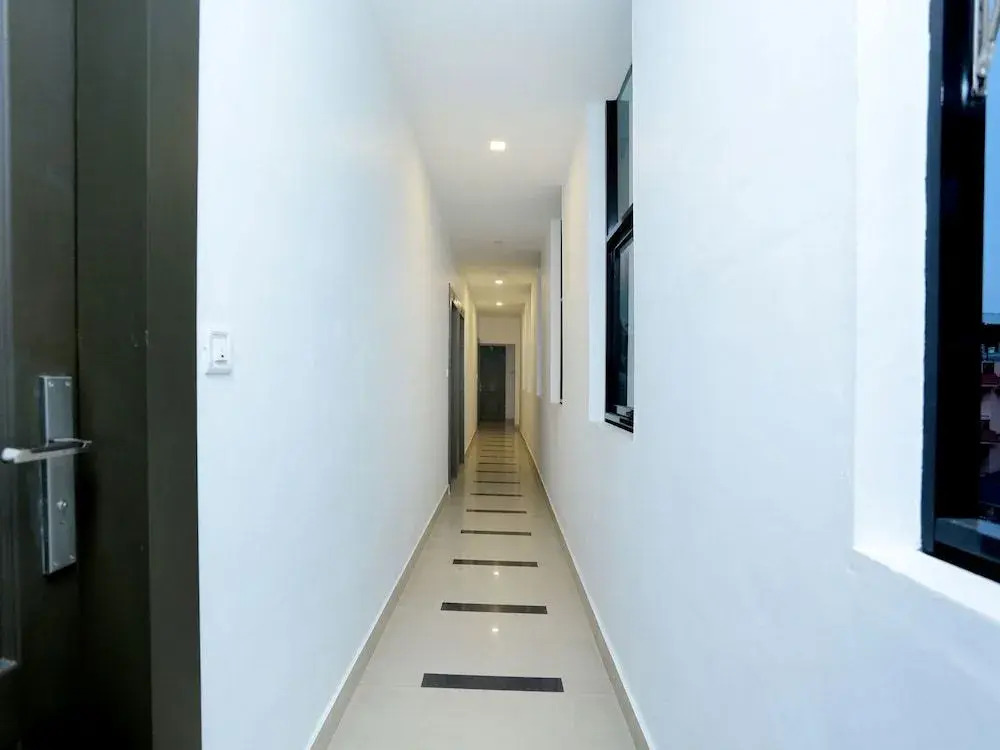 OYO 14375 Qube