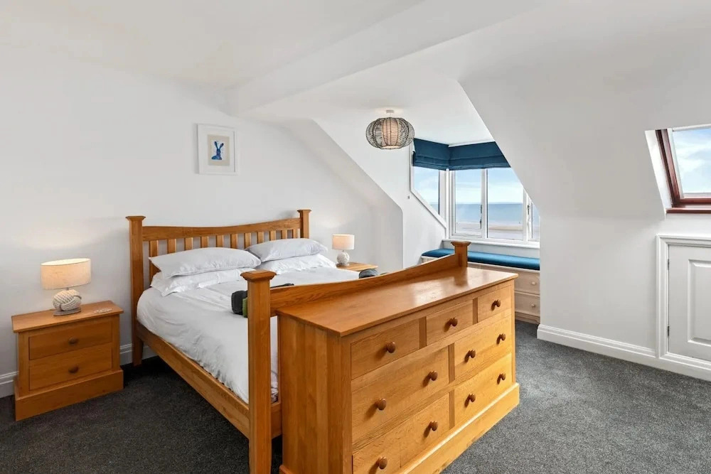 Penrose - Beach House With Direct Beach Access