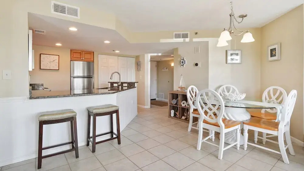 2515 Mare 2 Bedroom Condo