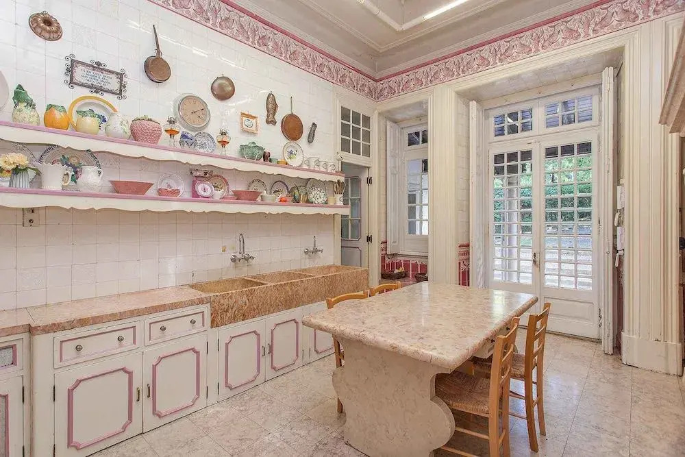 The Romantic Suites & Garden Guest House - Adults Only