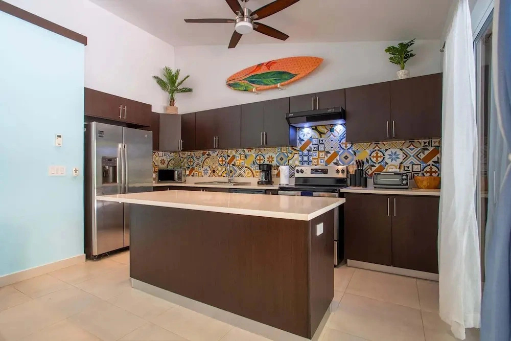 Private Pool & Tropical Style, Minutes From the Beach
