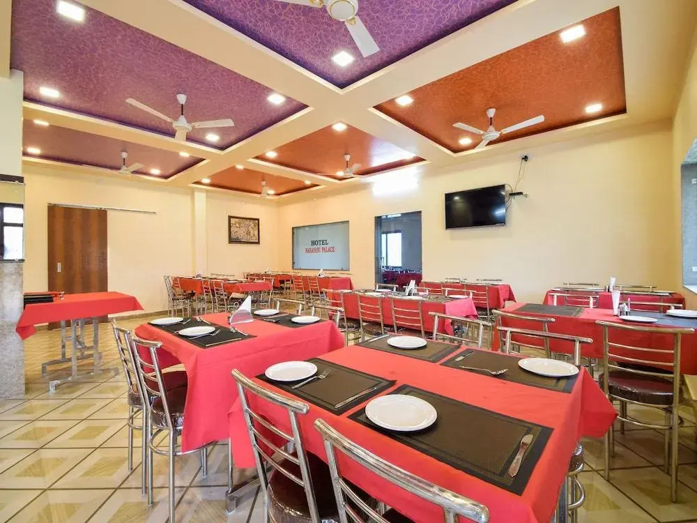Oyo 19758 Hotel Narayani Palace