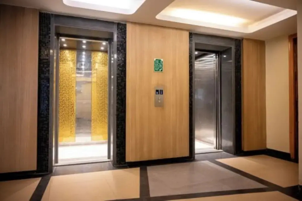 FabHotel Xen Suites