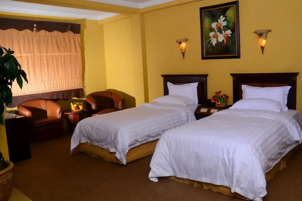 Dhaksina Hotel
