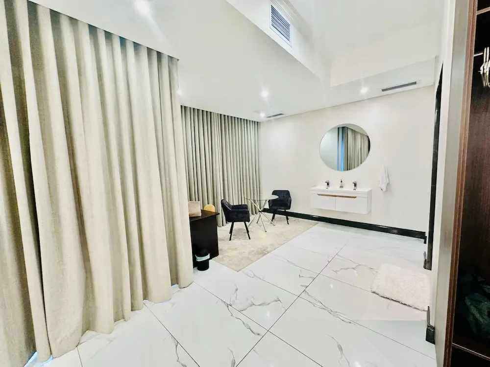 H & H Boutique & SPA