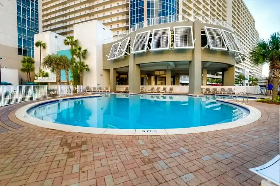 Laketown Wharf 1035 By ZIA