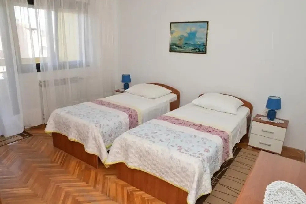 Apartments Sestan