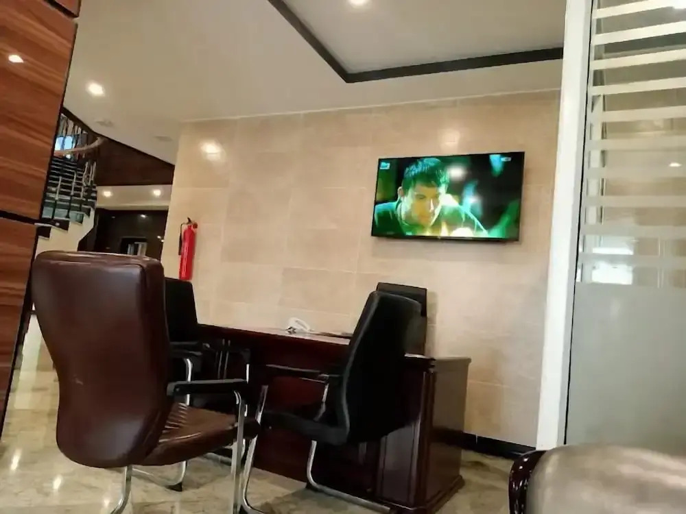 Rento Hotel and Suites