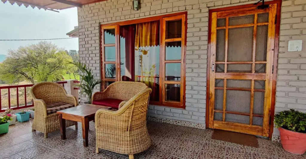 Tehri Retreat Sursingdhar, Near New Tehri & Kanatal, By Himalayan Eco Lodges