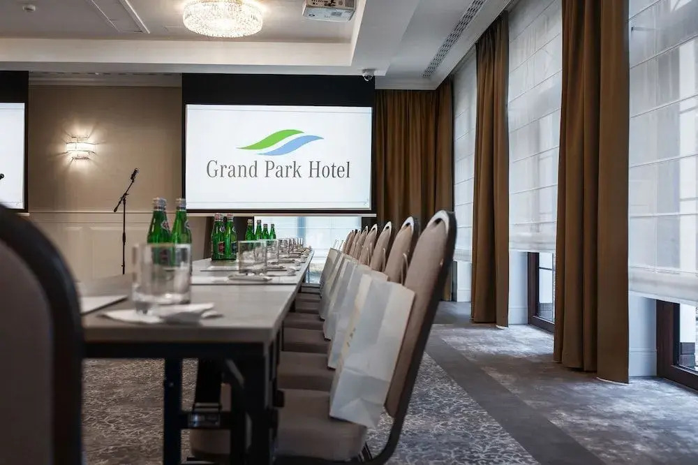 Grand Park Hotel
