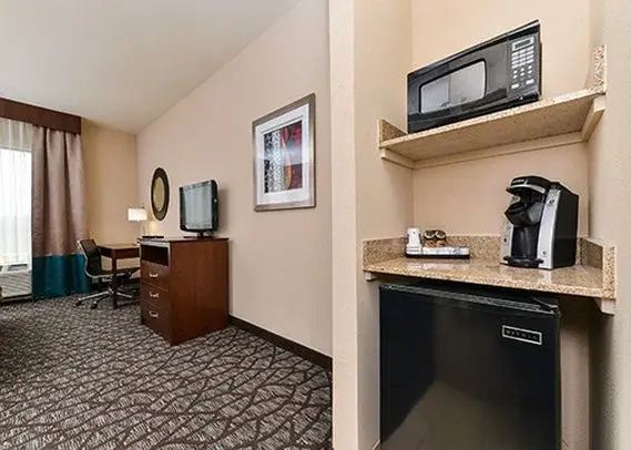 Comfort Inn & Suites