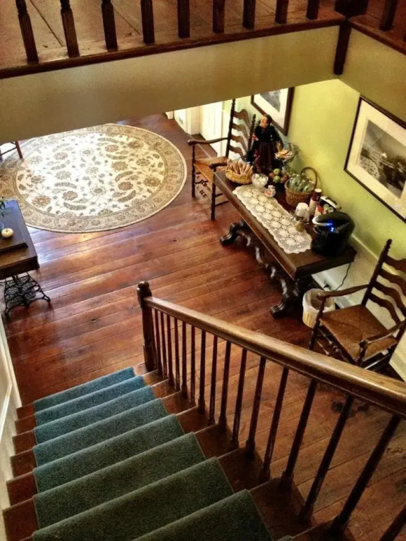 Elmrock Inn