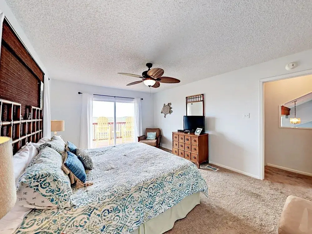 3BR w/ Pool & Big Gulf-view Deck Steps to Beach 3 Bedrooms 3 Bathrooms