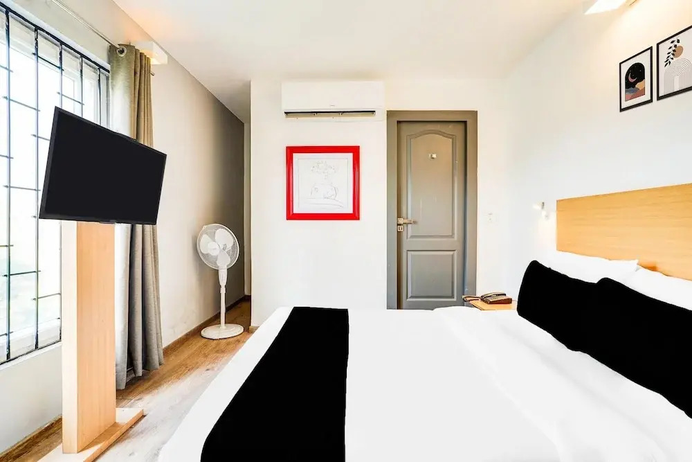 Modern Spacious Room Near Madiwala Lake BTM Layout