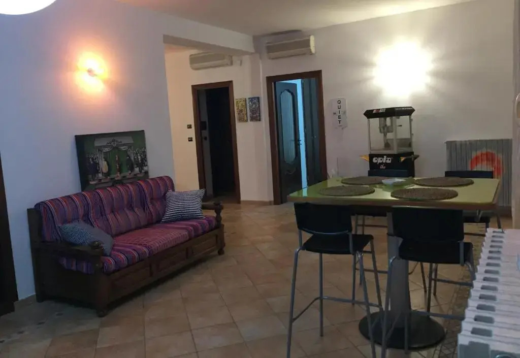 Villa 77