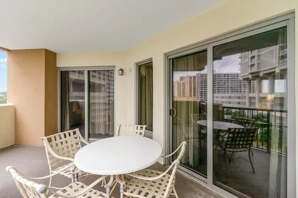 Splendid 3 bedroom, 3 bath condo - 408 Royale Palms 3 Condo