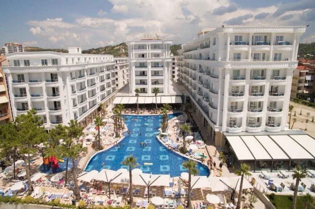 Fafa Premium Hotel