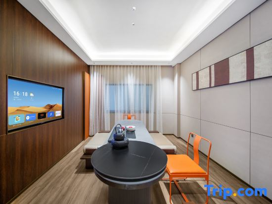 New Century Mingting Hotel (Shangrao Wuyuan County Center Cultural Square Branch)
