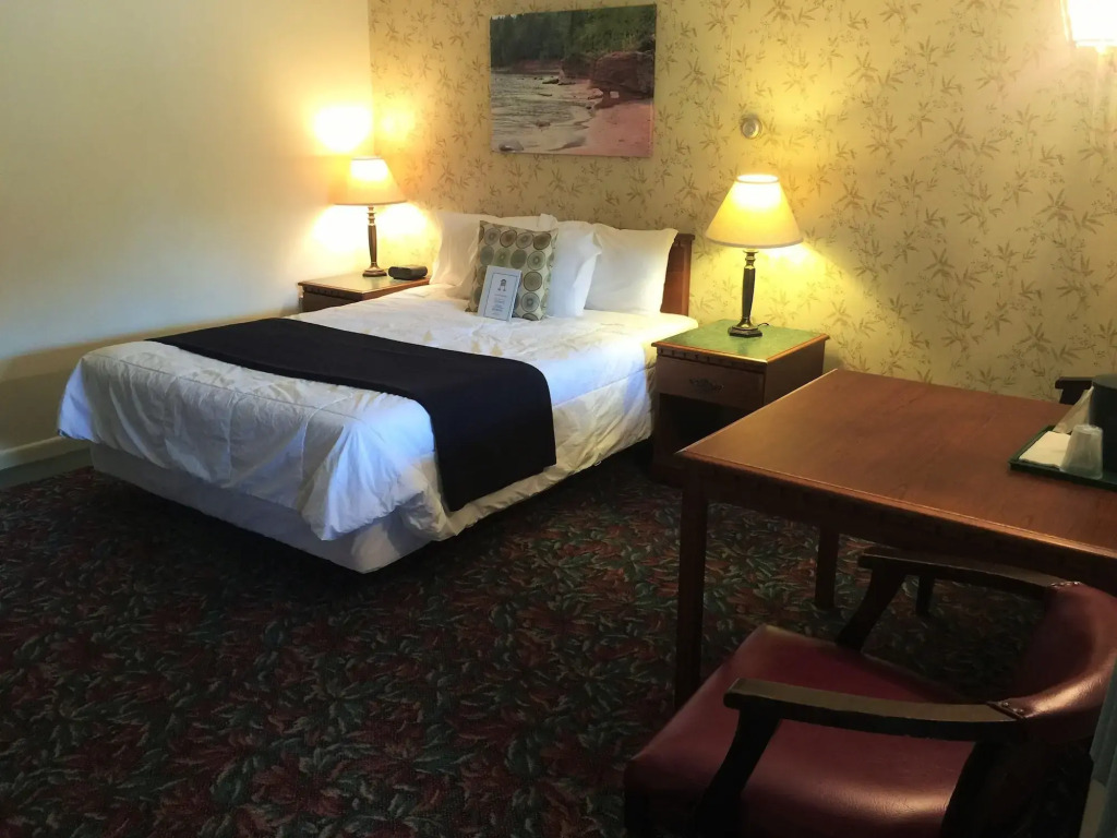 Cedar Motor Inn
